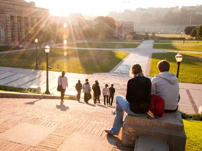 10 Tips for Dating in College